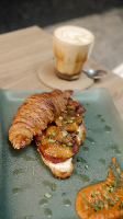 CROISSANT TROPICAL