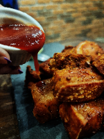 Panceta crocante com barbecue de Goiabada