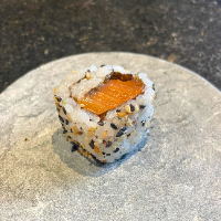 Uramaki de Salmão - unidade