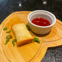 Harumaki de Salmão com requeijão e cebolinha a lá carte -unidade