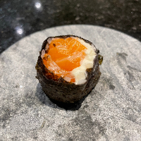 Maki de Salmão meio a meio - unidade
