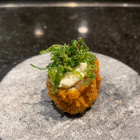 Hot Roll de Salmão philadelphia e crispy couve - unidade