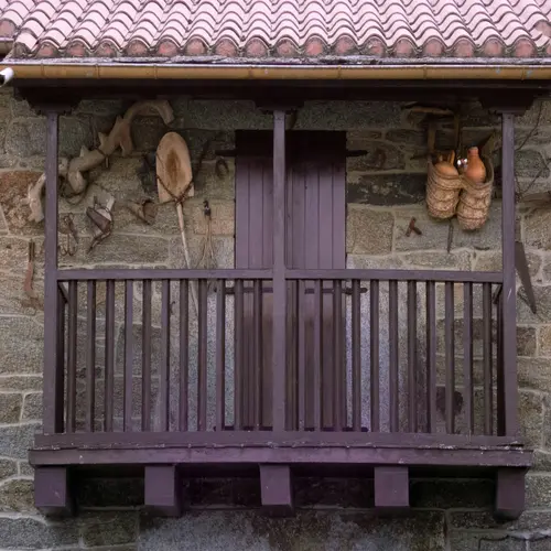 Holz richtig lagern – Tipps für trockene & haltbare Lagerung