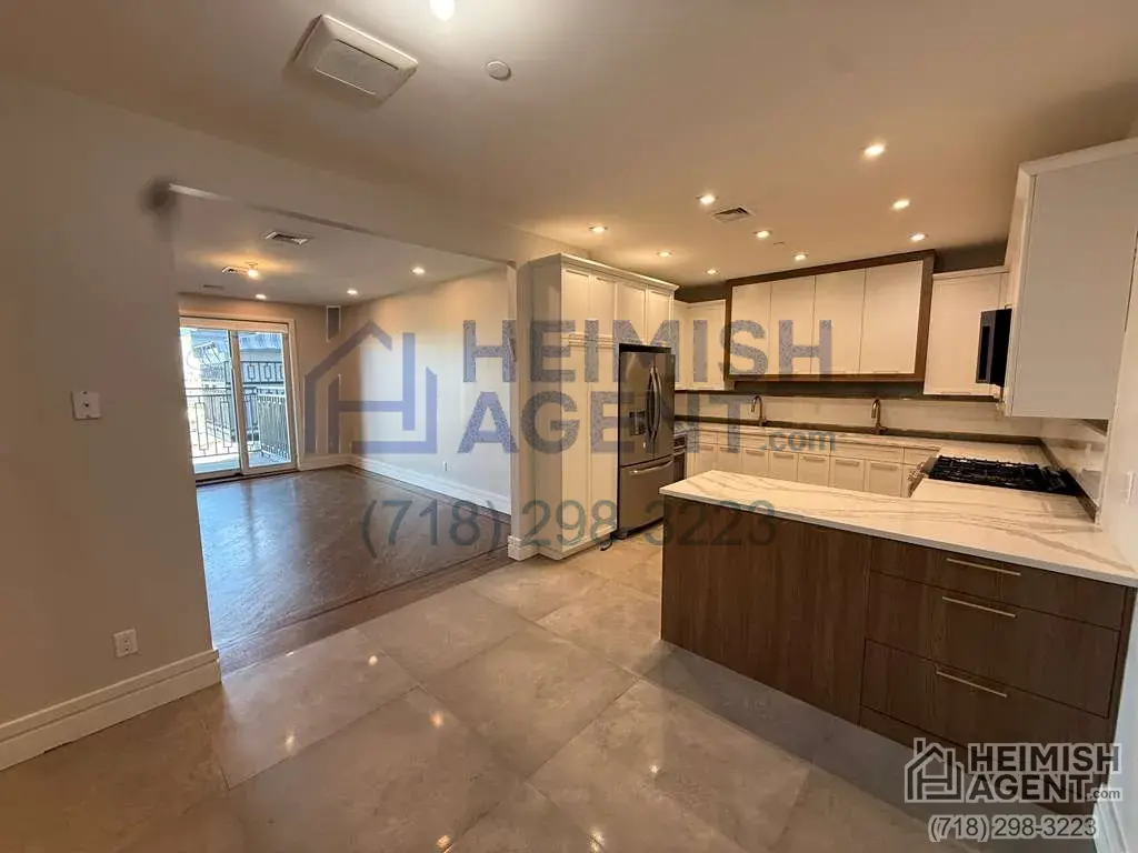 House For Sale (photo 8 of 8)