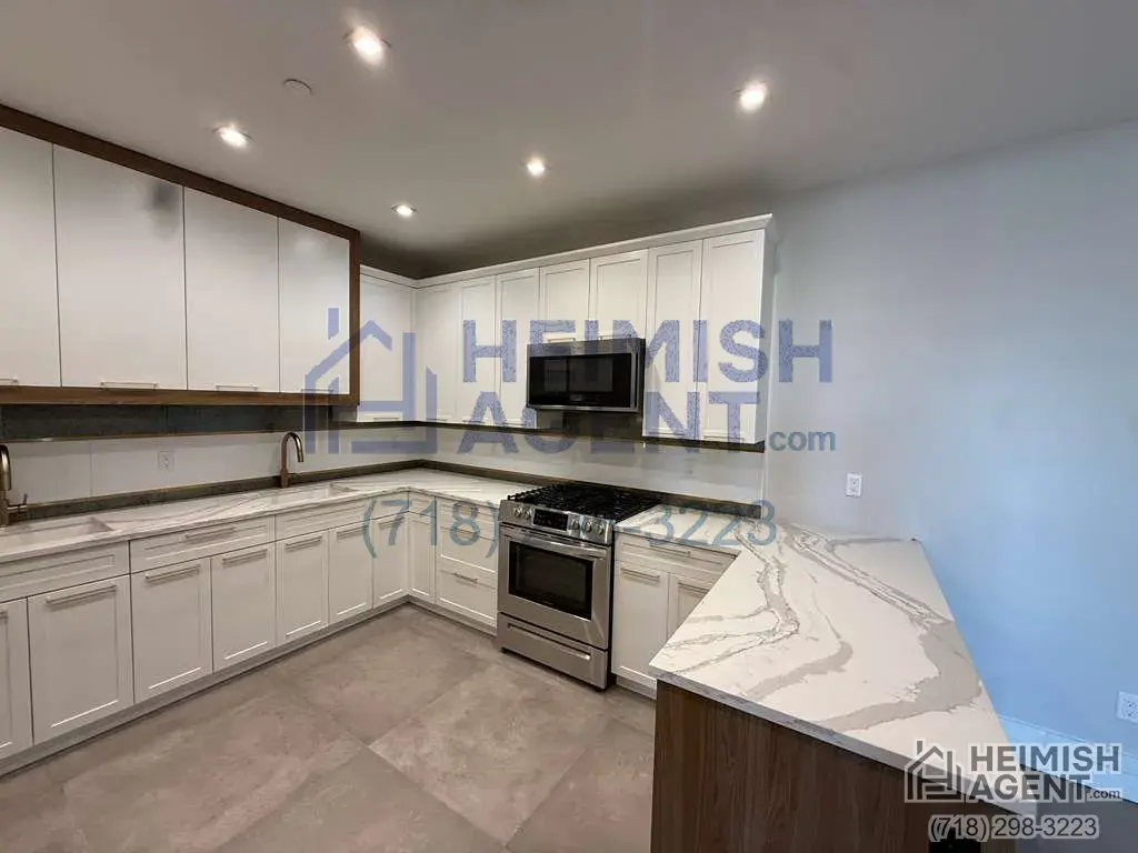House For Sale (photo 6 of 8)