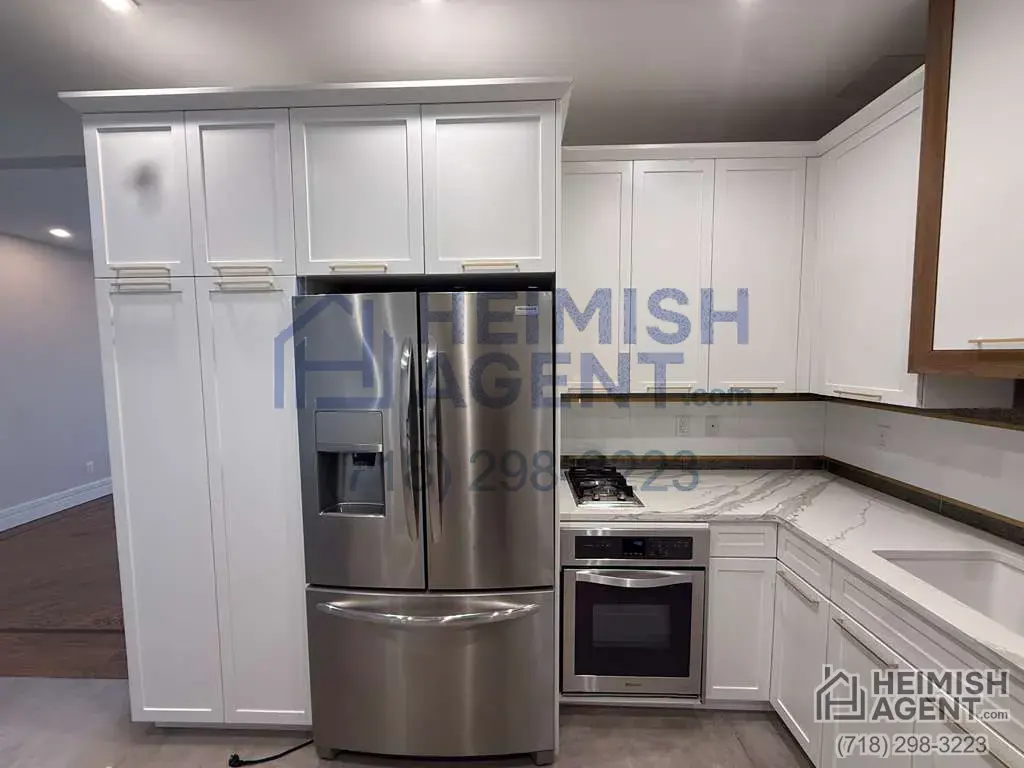House For Sale (photo 5 of 8)