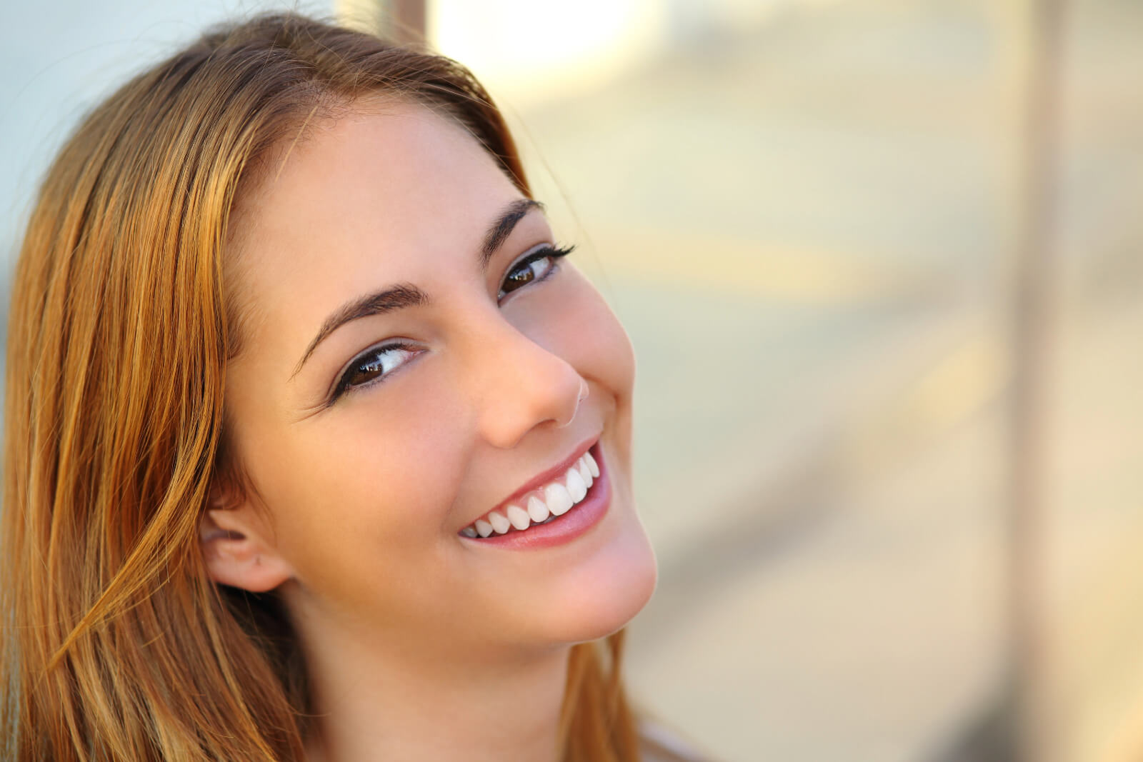 women smiling with nice teeth