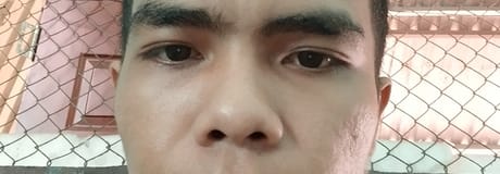 Hẹn hò online - Hình cover của chàng trai cô đơn 