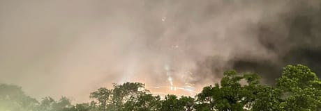 Hẹn hò online - Hình cover của Nguyễn Trung Tín