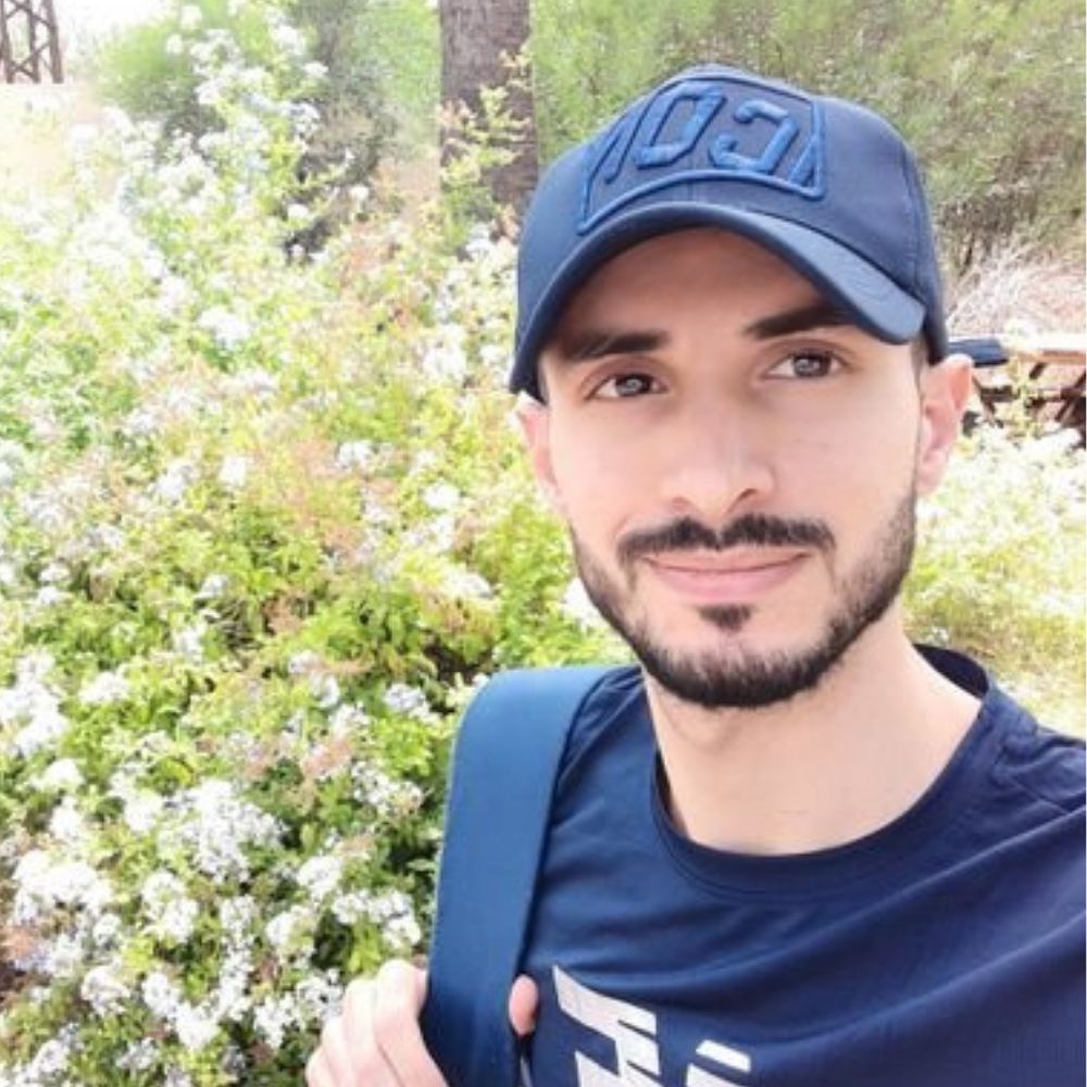 عکس پروفایل نویسنده