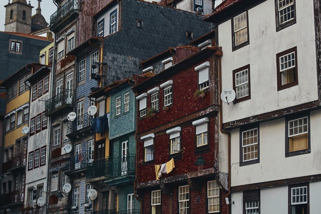 featured image - Adrien Book's Neighbors Sound Like a Pain in the A*s; Dreams < Riches?