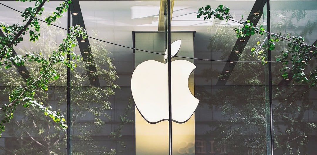 /what-does-apples-stock-split-mean-oj1c3eib feature image