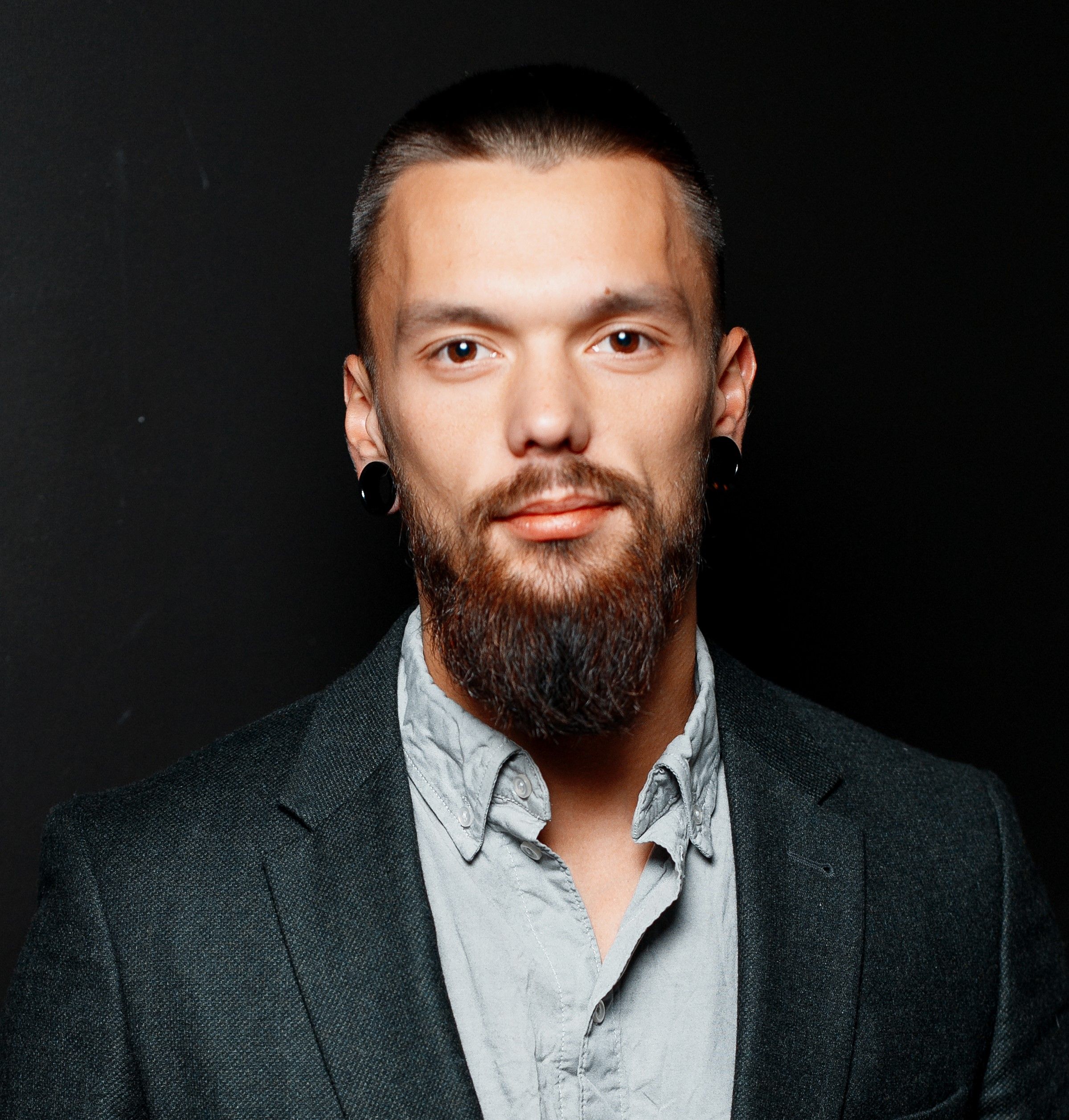 featured image - Online Dating 2.0: An Interview with Hily Co-Founder Jake Vygnan