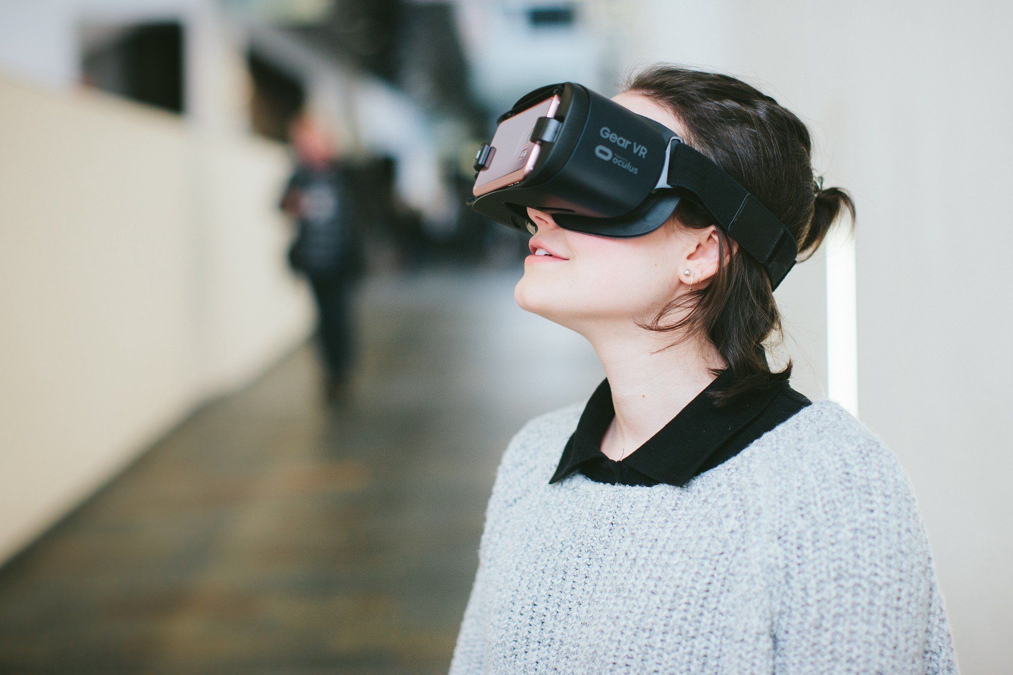 featured image - How Learning from the Physical World Can Help Us Design Virtual Reality Experiences