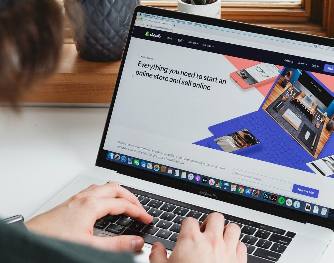 /basic-tips-for-developing-an-ecommerce-portal-lf2n3w2w feature image