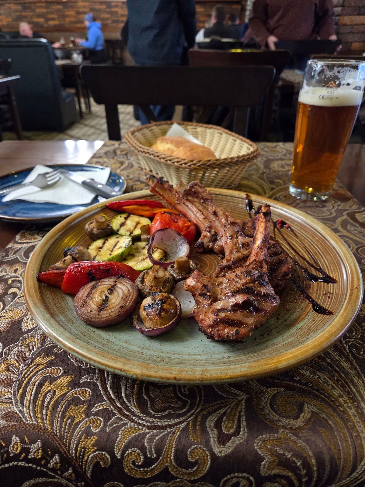 Maximilian Pub & Grill photo 2