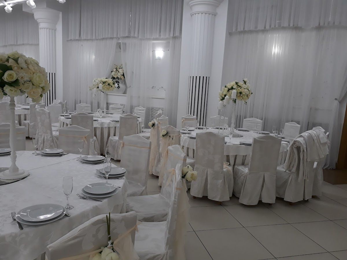 White Hall photo 2
