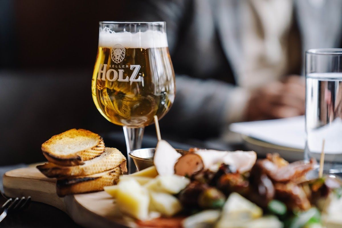 Keller Holz Gastropub