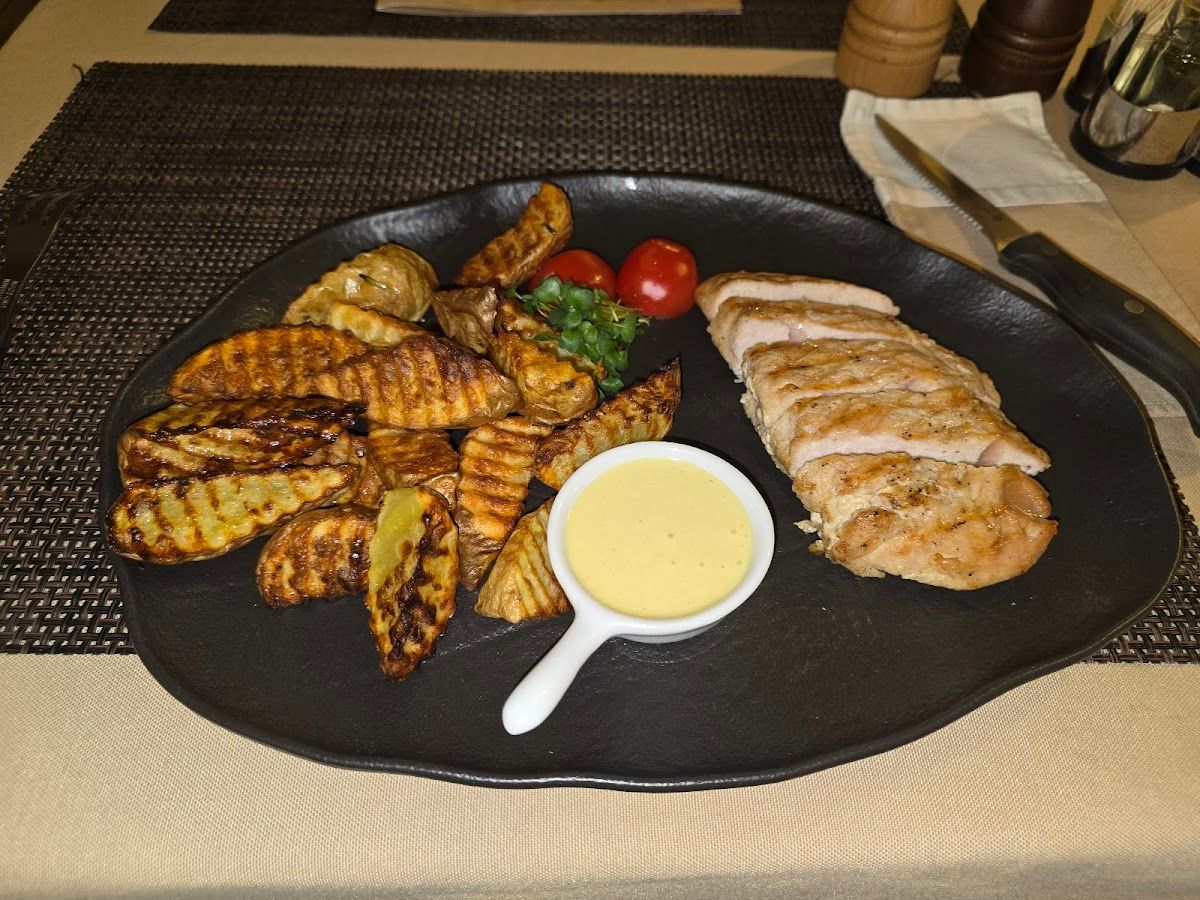 Рафин Стейк Хаус photo 2