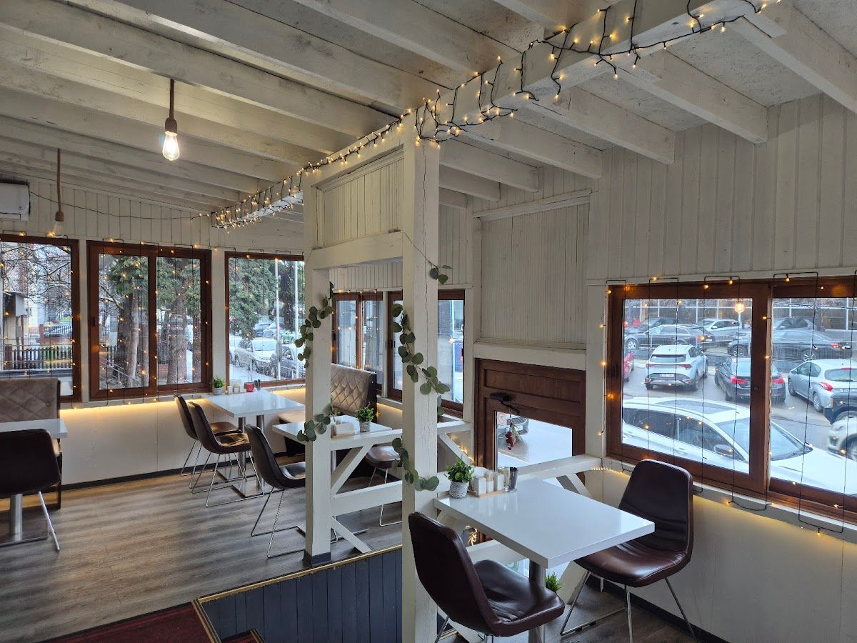Zeras Restaurant photo 1