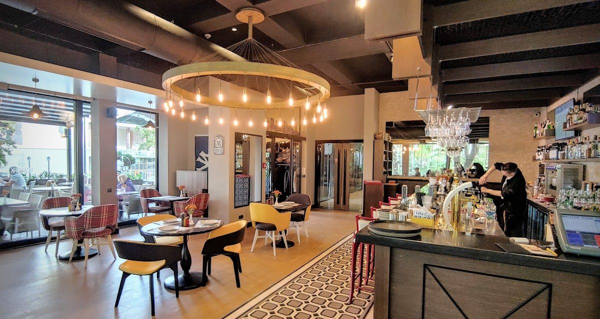 New York Restaurant & Bar