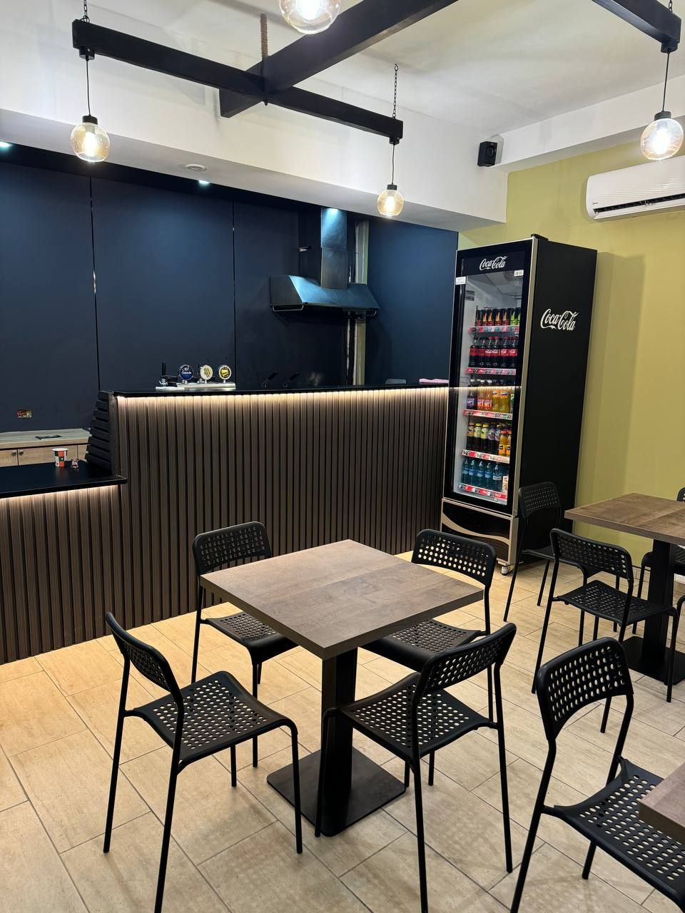 Vibe Fastfood & Lounge photo 1