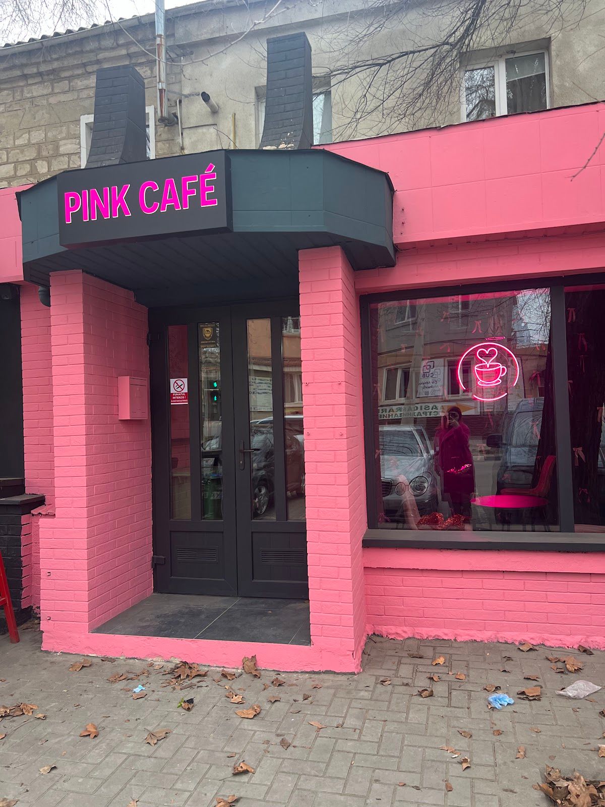 Pink café photo 2