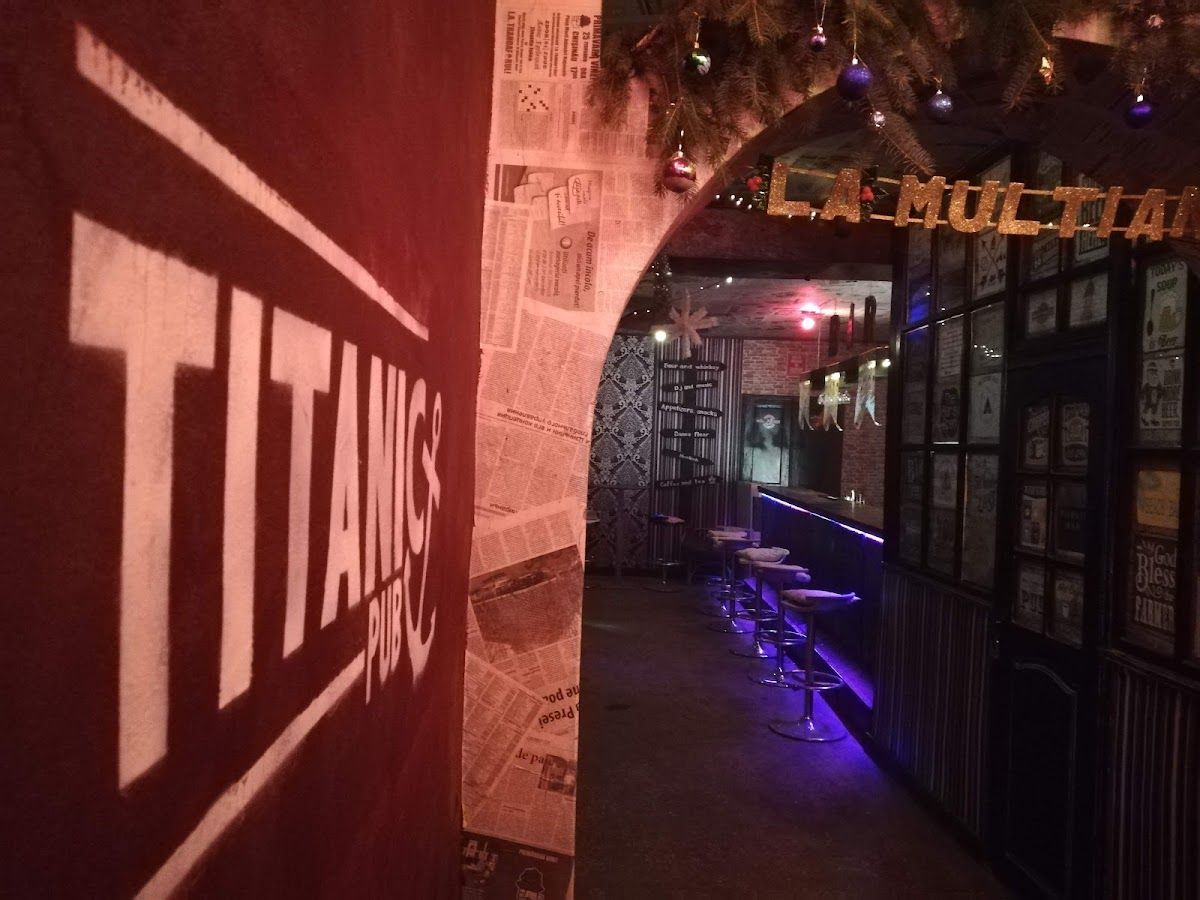 Titanic PUB photo 2