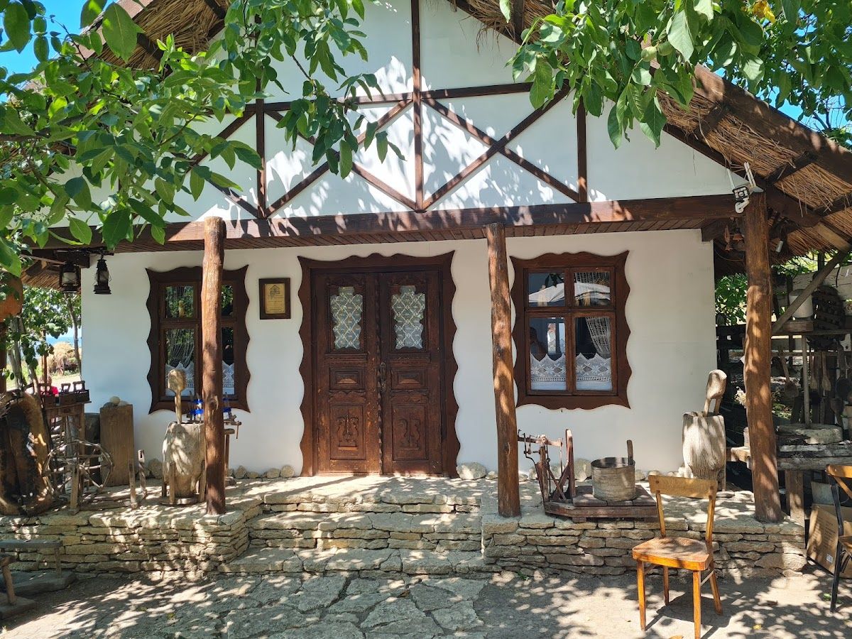 Vatra Dumeniului photo 3