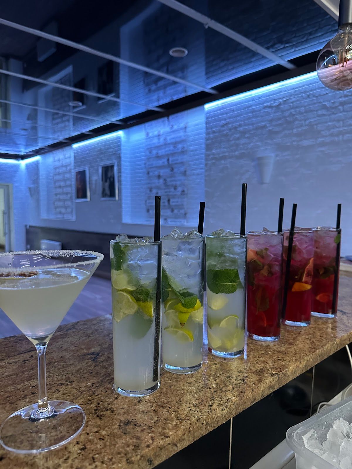 Linia Bar & Grill photo 3