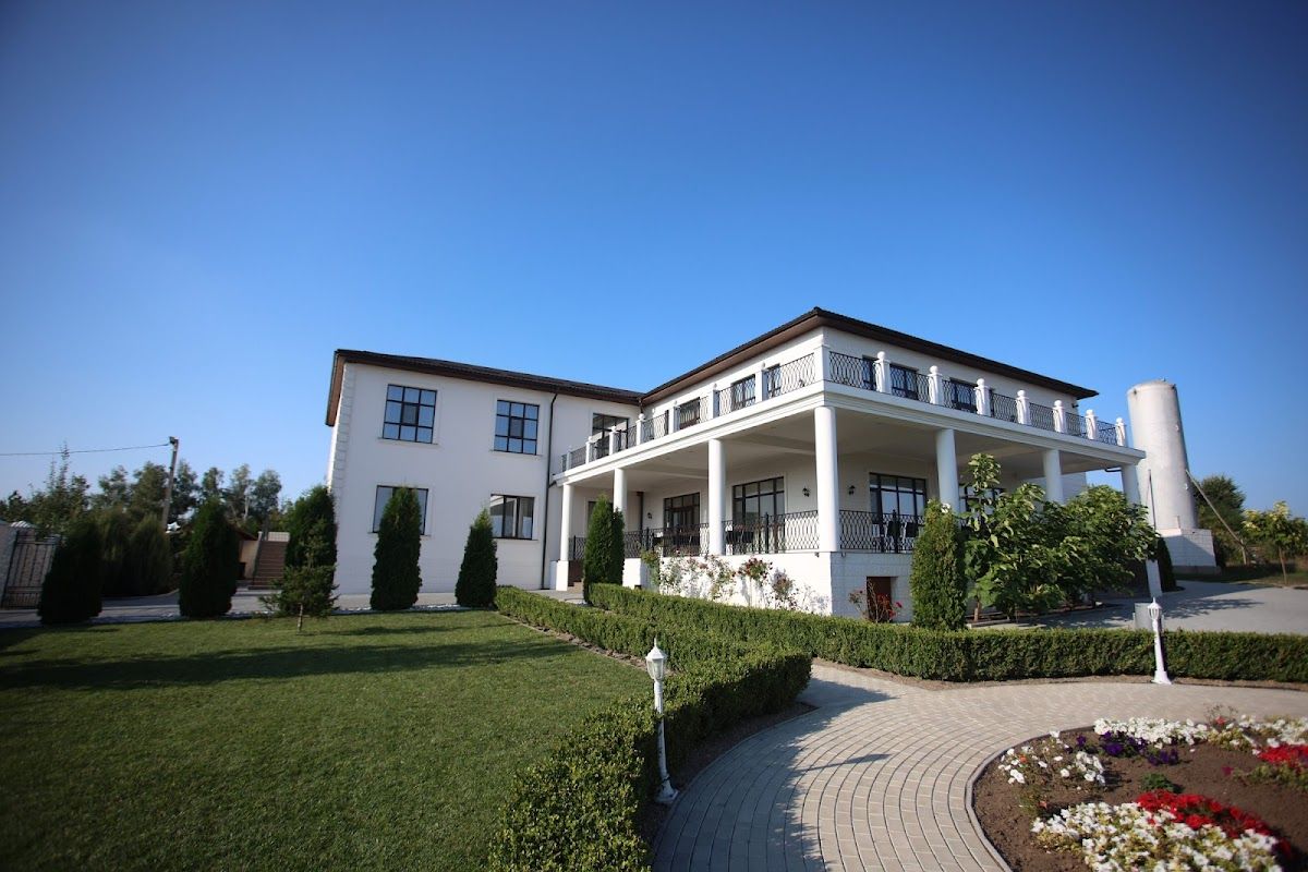 Colinele Aurii Hotel & Restaurant Cimislia photo 2