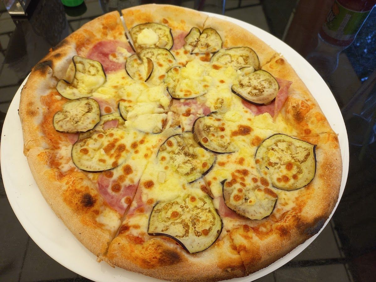 Pizza Italiană photo 3