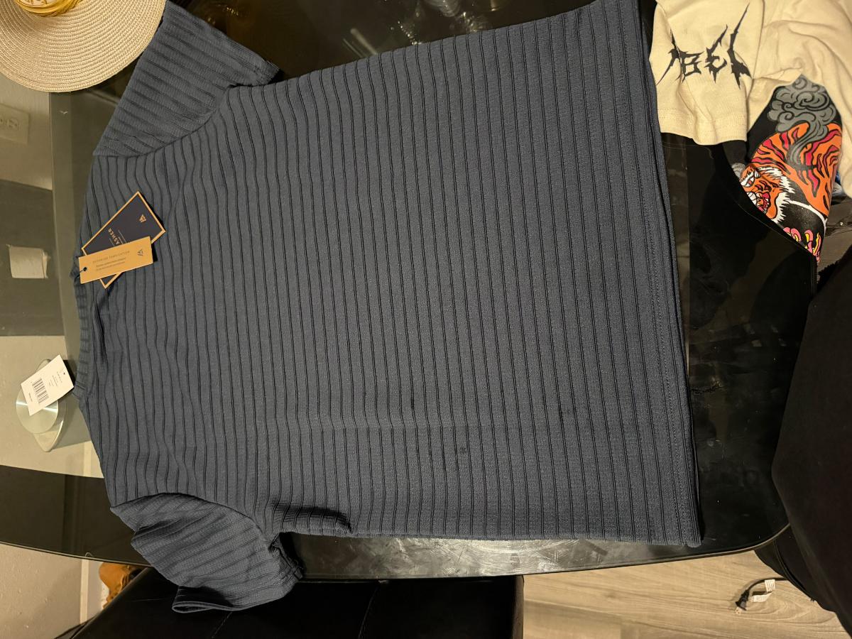 t-shirt — photo 3