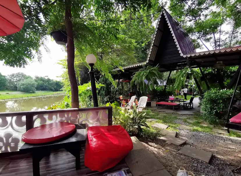 คุ้มพระยา / Braya Casa (the secret garden) community photo 2