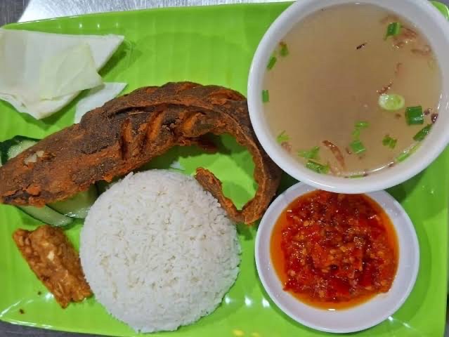 Restoran Ayam Penyet & Bakso Yuyun - Halal Restaurant in Shah alam, Malaysia