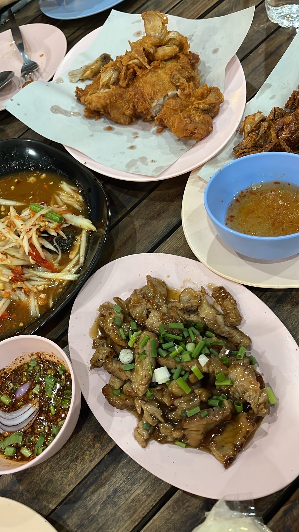 มิสเตอร์บัง อีสาน ฮาลาล - Halal Restaurant in Bangkok, Thailand