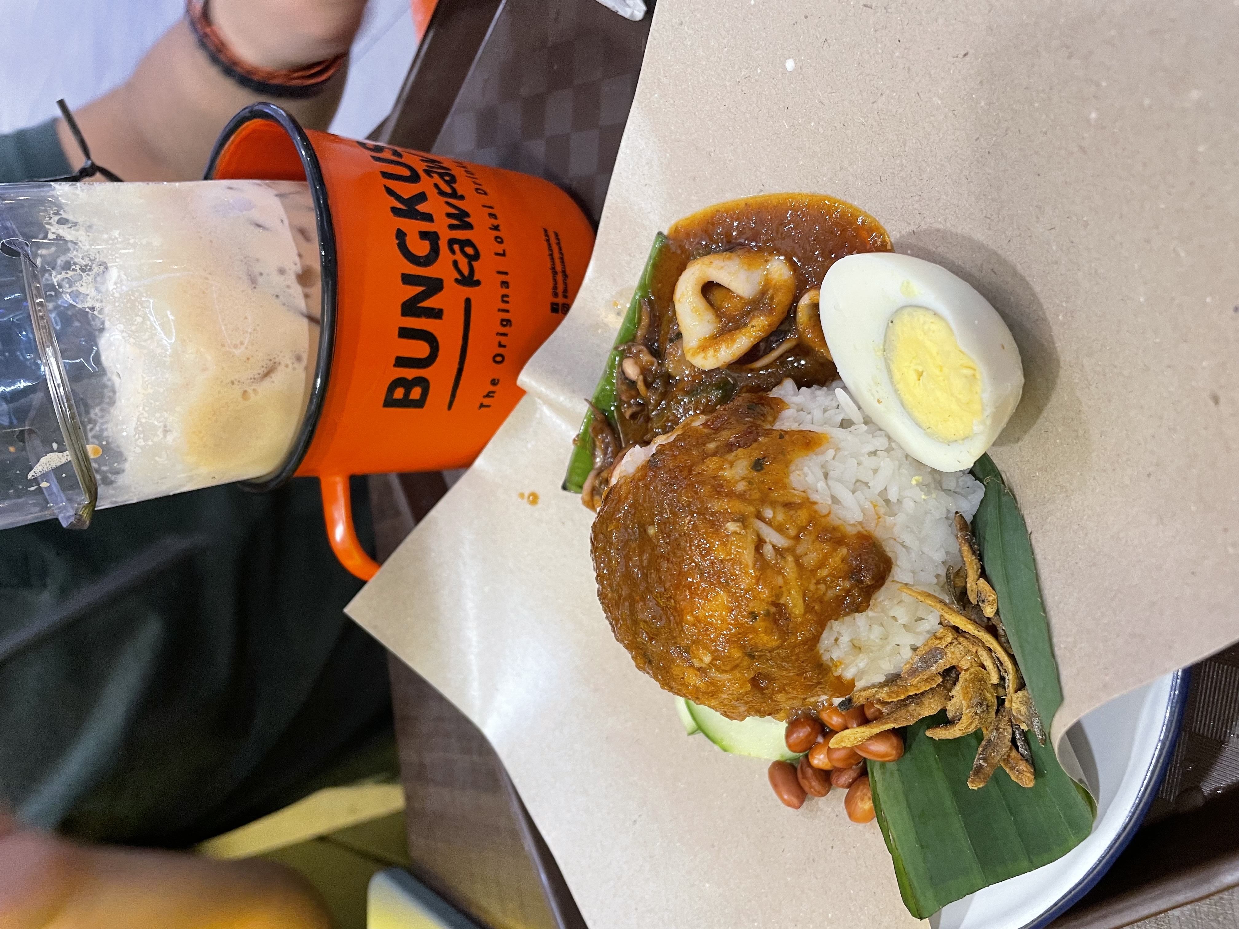 Bungkus Kaw Kaw @ KLIA Terminal 2 - Halal Restaurant in Sepang, Malaysia