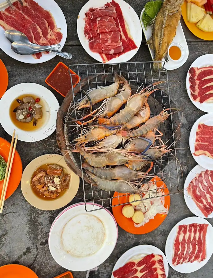 Ni-suปิ้งย่างทะเลเผา - Halal Restaurant in Lahan, Thailand
