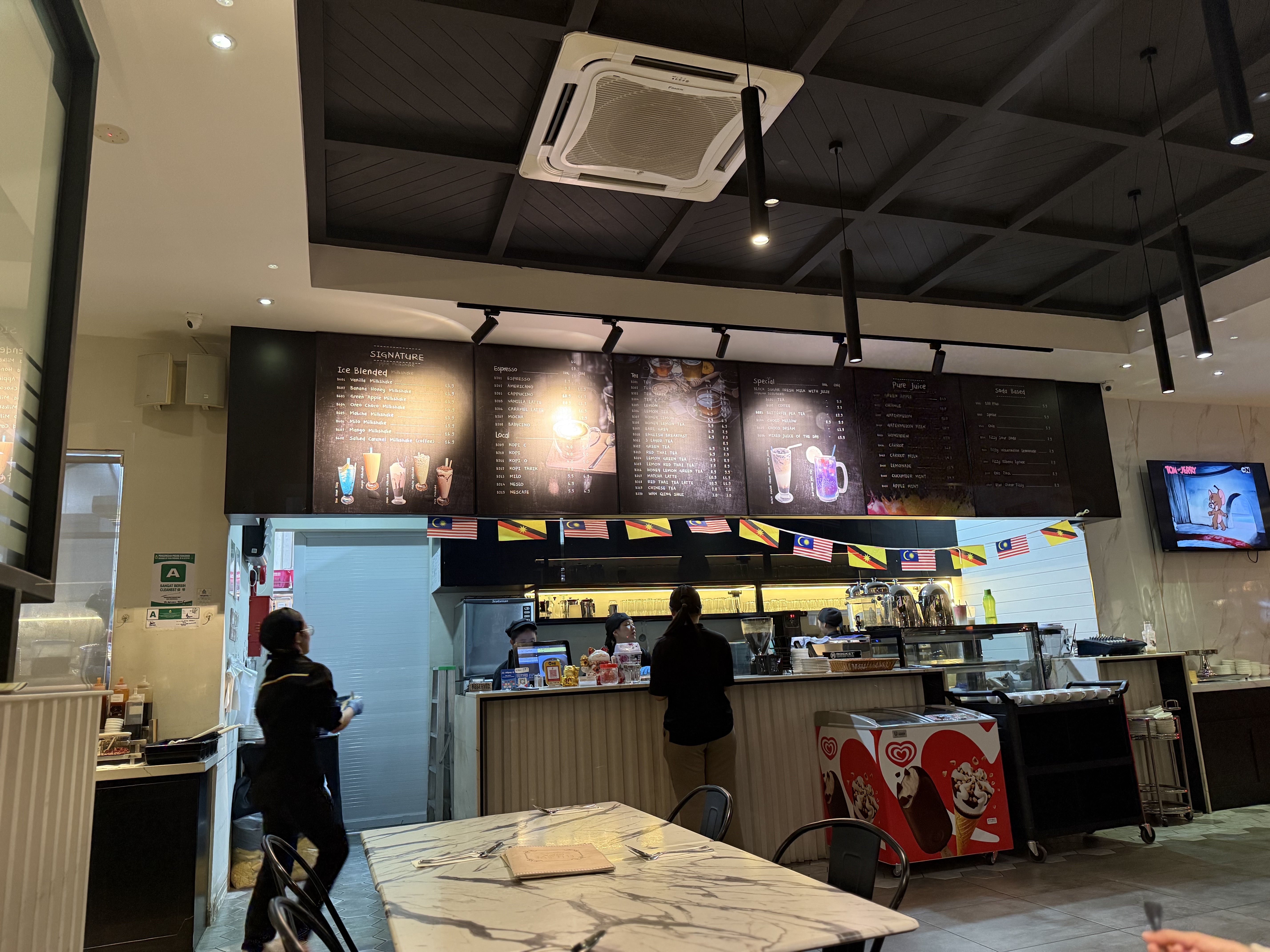 DEPLACE KITCHEN - Halal Restaurant in Bintulu, Malaysia
