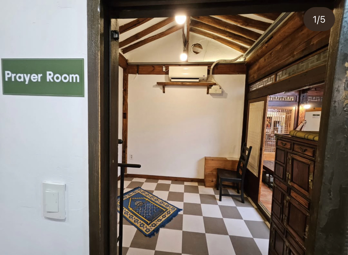 IFTAR community photo 2