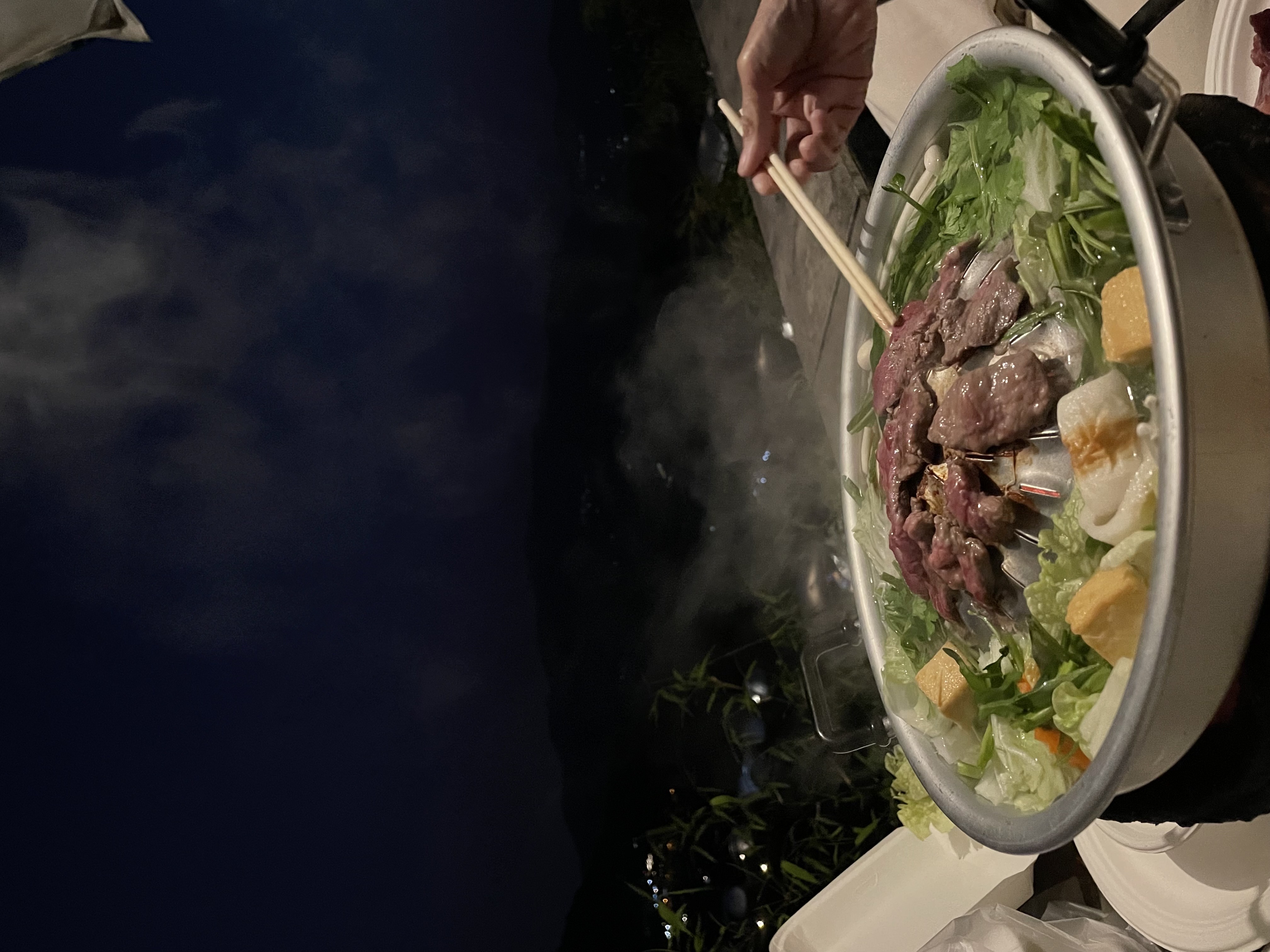 ร้านอาหารฮาลาลม่อนชมจันทร์ - Halal Restaurant in Mae raem, Thailand
