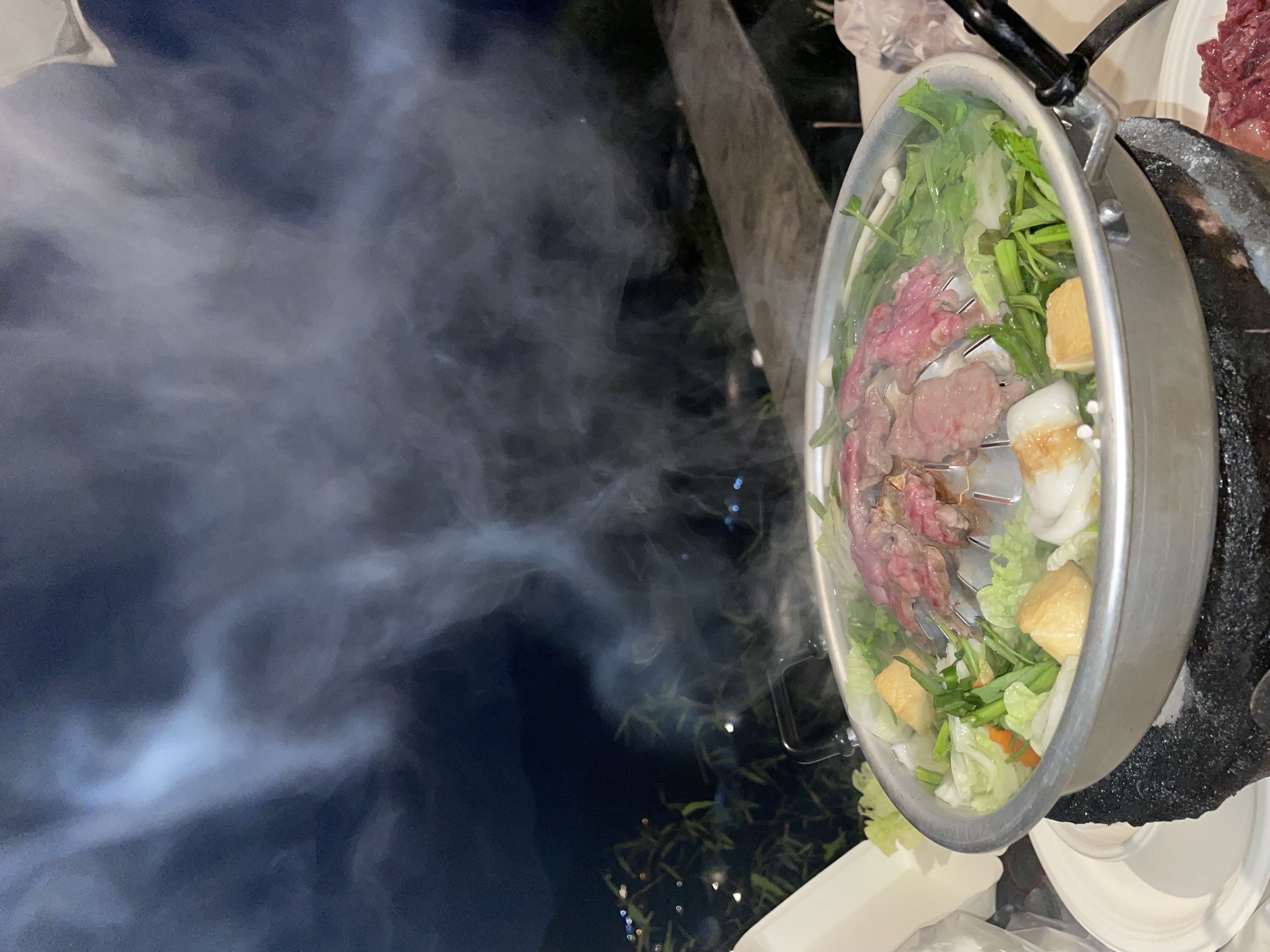 ร้านอาหารฮาลาลม่อนชมจันทร์ - Halal Restaurant in Mae raem, Thailand