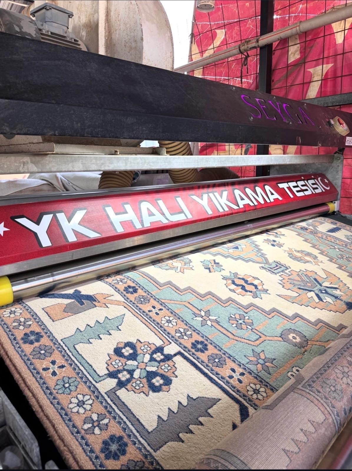 halılarınız son sistem paketleme makinesinde paketlemektedir