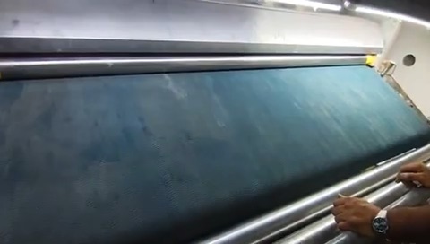 özge hanımın halısında kan lekeleri ve ekstra yoğun lekeler olup itina ile yıkanıp kuruma işlemine alınmıştır