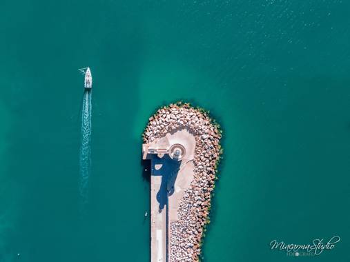 Miacarmastudio en Hamelin: Paisaje  (El Puerto de Santa María), Espérame a la noche para indicarme el camino.. #faro #elpuertodesantamaria #muelle #lightho...