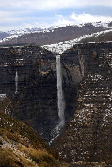 Eritz.cortazar en Hamelin: Paisaje  (Orduña), Con 222 metros, el salto del Nervión es el salto de agua más alto de toda España.
Son pocos los días que se p...