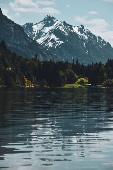 ailen.jarriagada en Hamelin: Paisaje  (Centro), Lago Moreno #bariloche #patagoniaargentina #patagonia #barilove #primaveraverano #lagomoreno 