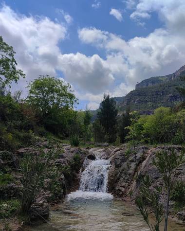 aidalzira en Hamelin: Paisaje  (Cortes de Pallás), Ruta Barranco cortes o (Barranco de la barbulla) un recorrido lleno de pozas y cascadas.
#paisaje 
#natu...