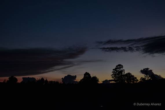 Duberney Alvarez en Hamelin: Paisaje  (La Ceja), Atardecer 📸 #paisajecolombiano #atardecer #naturaleza 