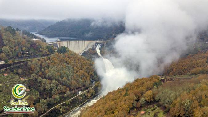 Sindo1970 en Hamelin: Paisaje  (España), Embalse de Belesar
@gsenderismo 
Lugo 
#otoño20 